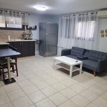 B&B Amit 18 Minutes From The Airport - אירוח כפרי עמית 18 דקות משדה תעופה Petach Tikva ภายนอก รูปภาพ