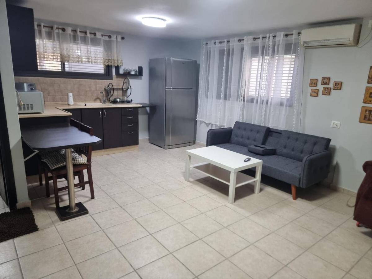 B&B Amit 18 Minutes From The Airport - אירוח כפרי עמית 18 דקות משדה תעופה Petach Tikva ภายนอก รูปภาพ